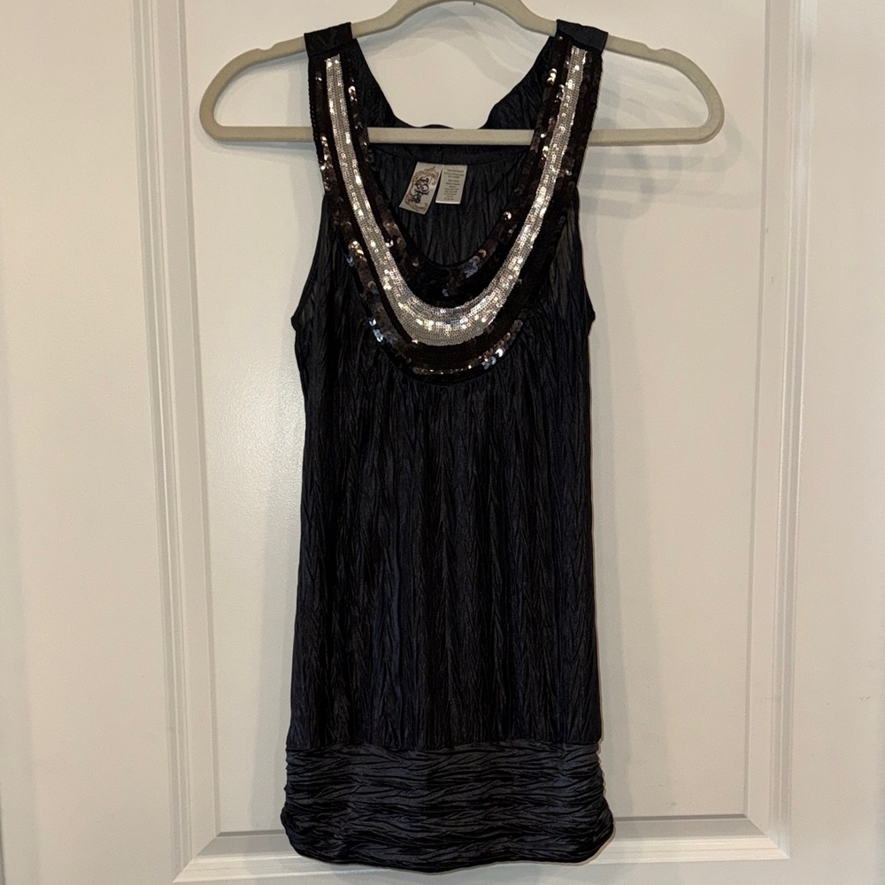 L8teR Black and Silver Sequin Top